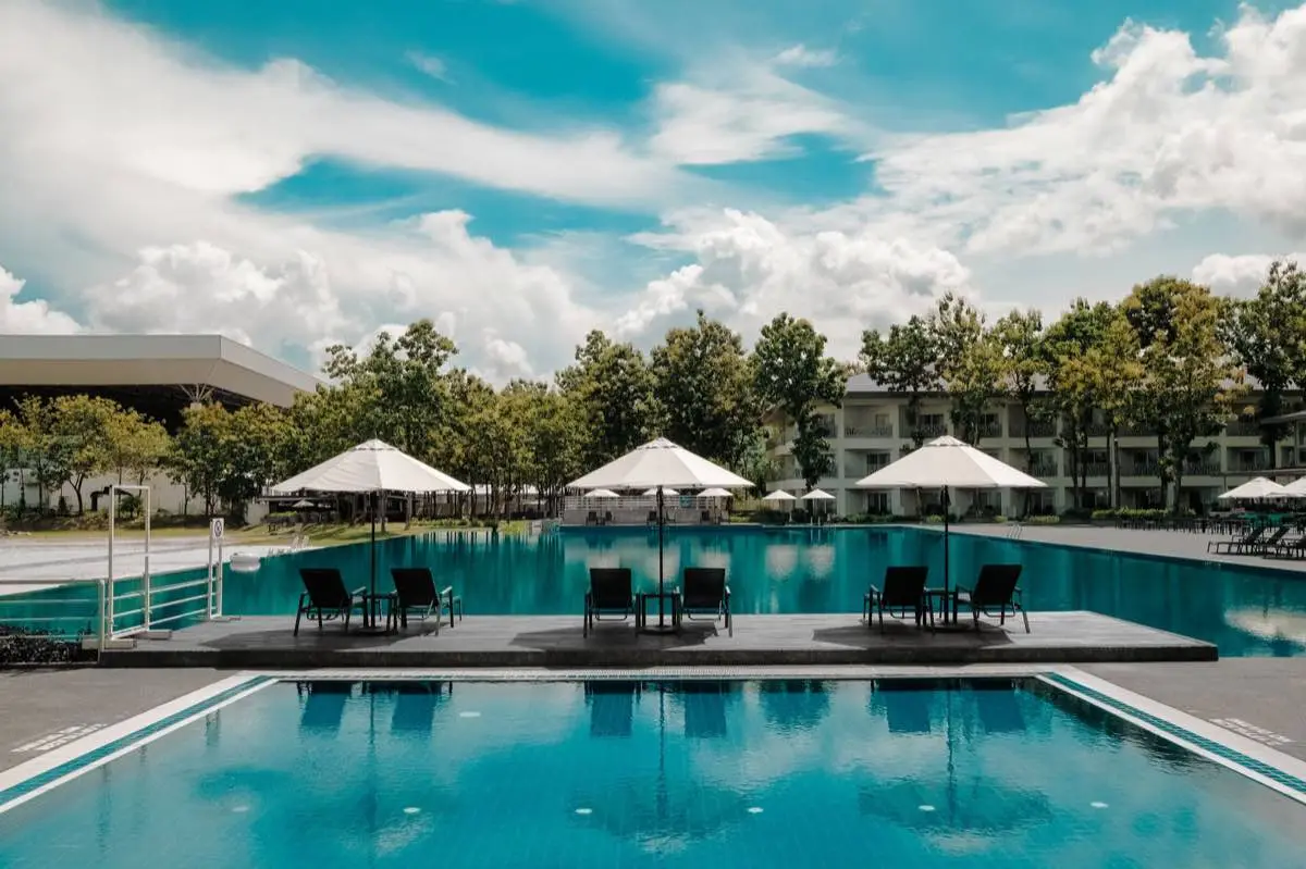 pool in Long Beach, CA