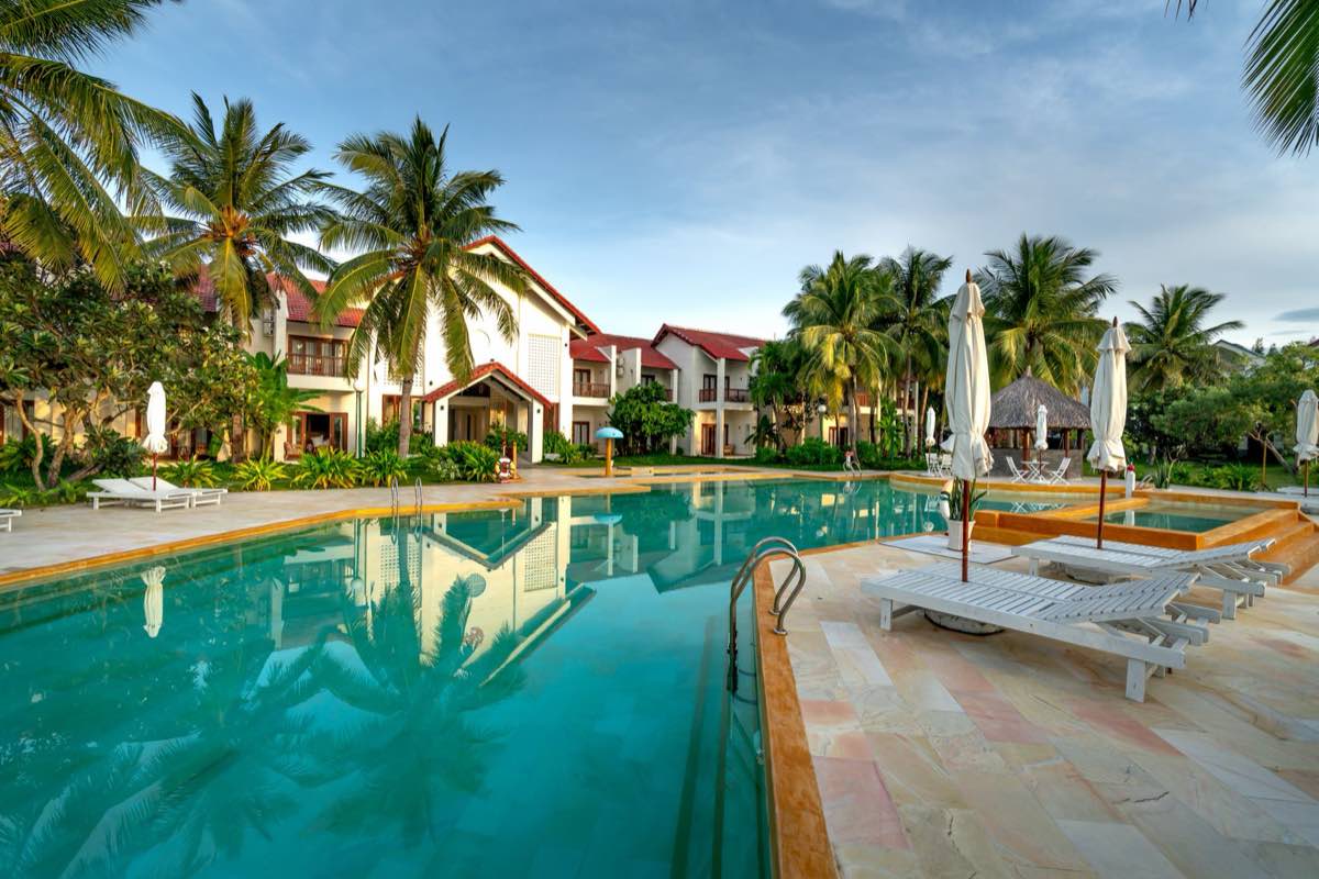Pool Resurfacing & Replastering in Long Beach, CA